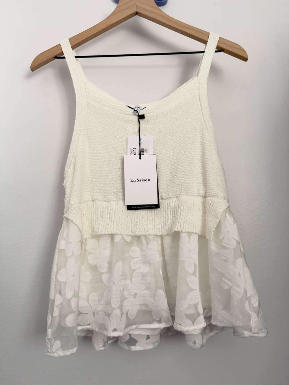 En Saison Medium NEW Amelia Tank Ivory Floral Mesh Flowy Dainty Coquette Fairy